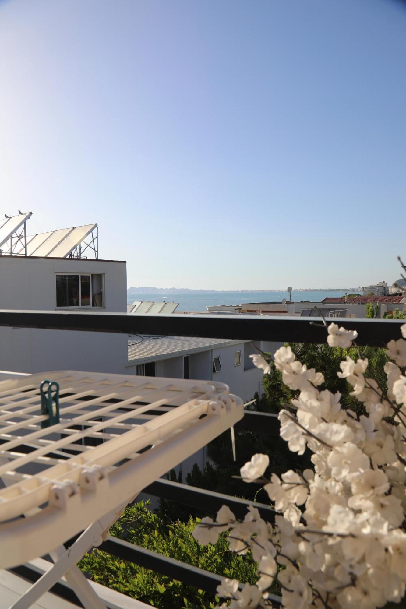 Sea View Apartments Golem  Eksteriør billede